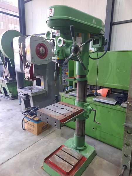 ATD Marka 32 mm Sütunlu Matkap Tezgahı