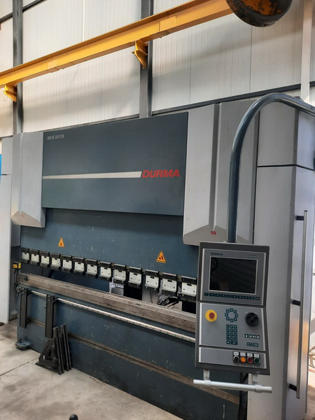 Durma AD-S 30135 CNC Abkant Pres | 3 Metre 135 Ton – 8 Eksen – Delem Ekran (2006)