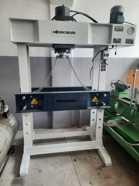 150 Ton Kapasiteli Hareketli (Gezer) Kafa Hidrolik Atölye Presi